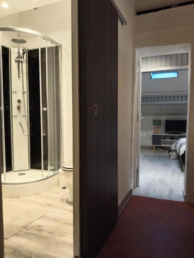 Double Room with Private Bathroom in Fayence, Région de Draguignan