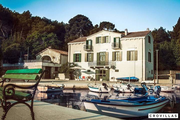 Villa pour 10 personnes, avec sauna et vue sur l’océan dans Šolta