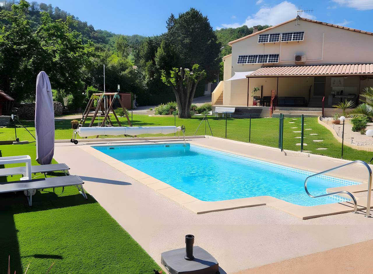 Gite - chambre d'hôtes l'occitania 44m² - chambre et annexe 55 m2 in Saint-Ambroix, Parc national des Cévennes