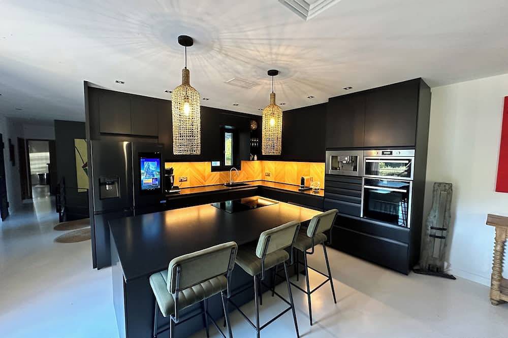 House in a relaxing setting in Puyvert, Regionaler Naturpark Luberon