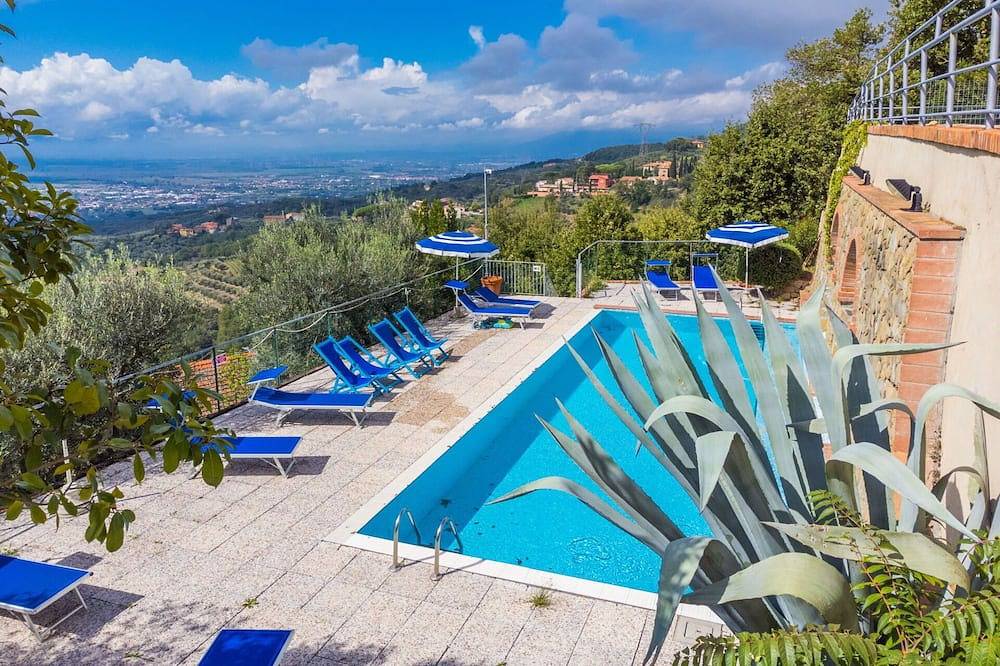 Ganze Wohnung, Herrliche Wohnung mit  W-Lan, Pool, Balkon, Haustiere erlaubt, Panoramablick und Parkplatz in Lamporecchio, Pistoia Provinz