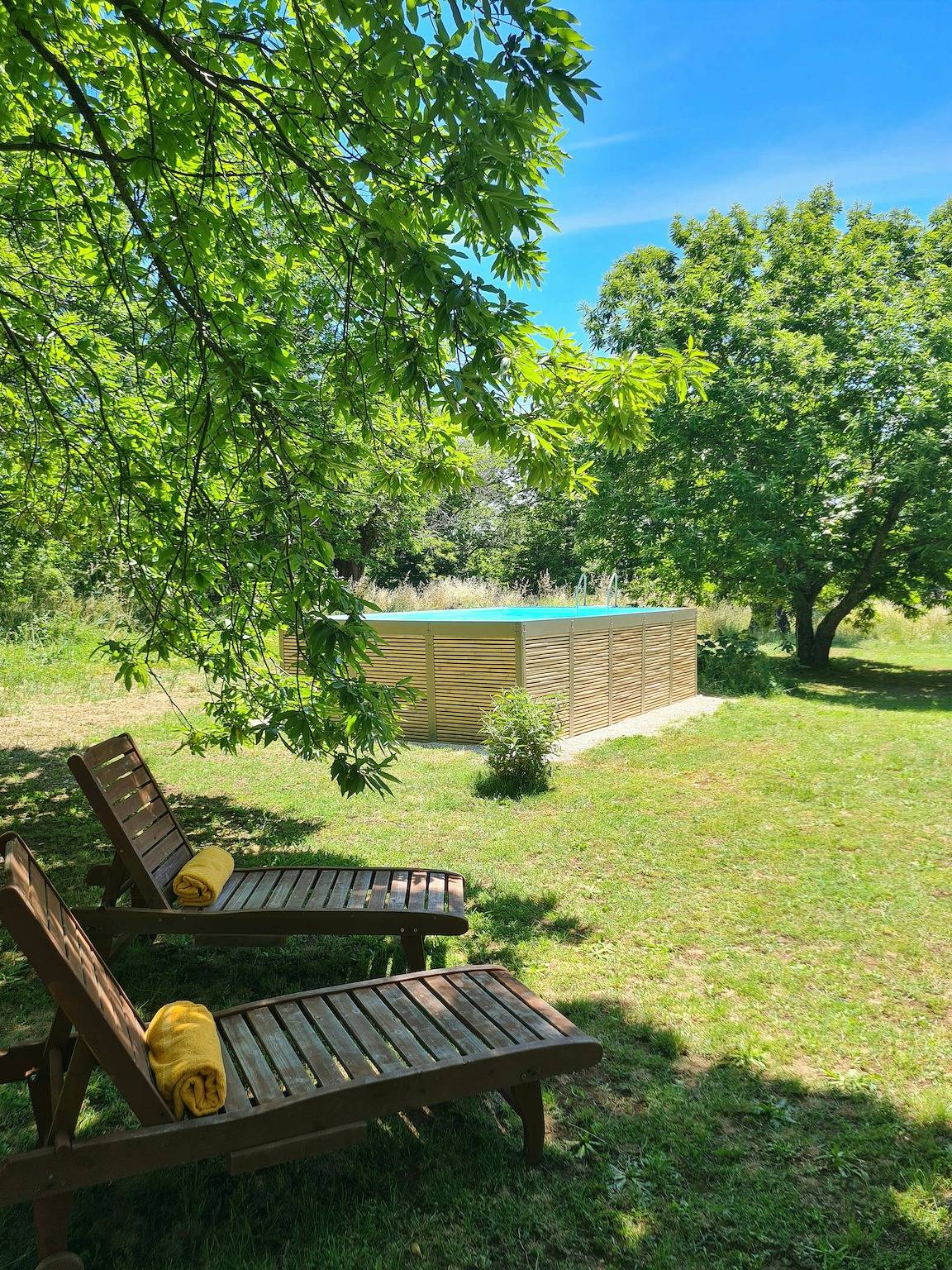 Bauernhaus in einem Kastanienwald zwischen Bracciano und Tolfa in Bracciano, Braccianosee