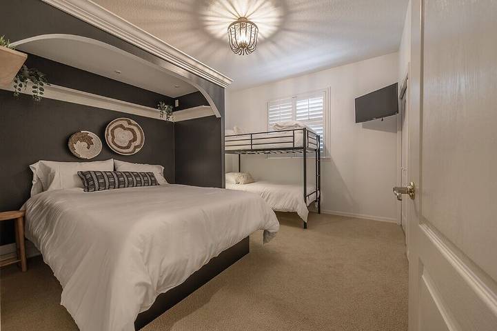 Vacation rental for 20 people, with hot tub and balcony in Pinellas County