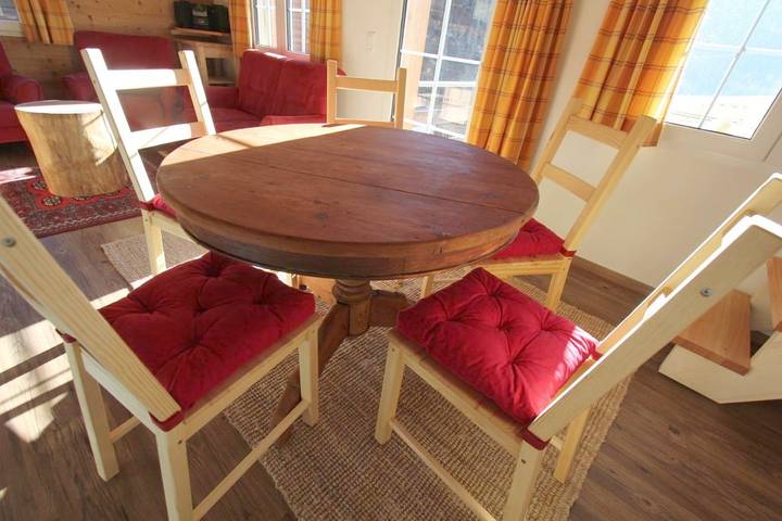 Ferienhaus für 5 Personen, mit Balkon und Terrasse sowie Ausblick in Reckingen-Gluringen - 2