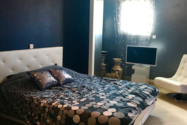 Location de vacances pour 8 personnes, avec balcon et jardin à Sardan - 3