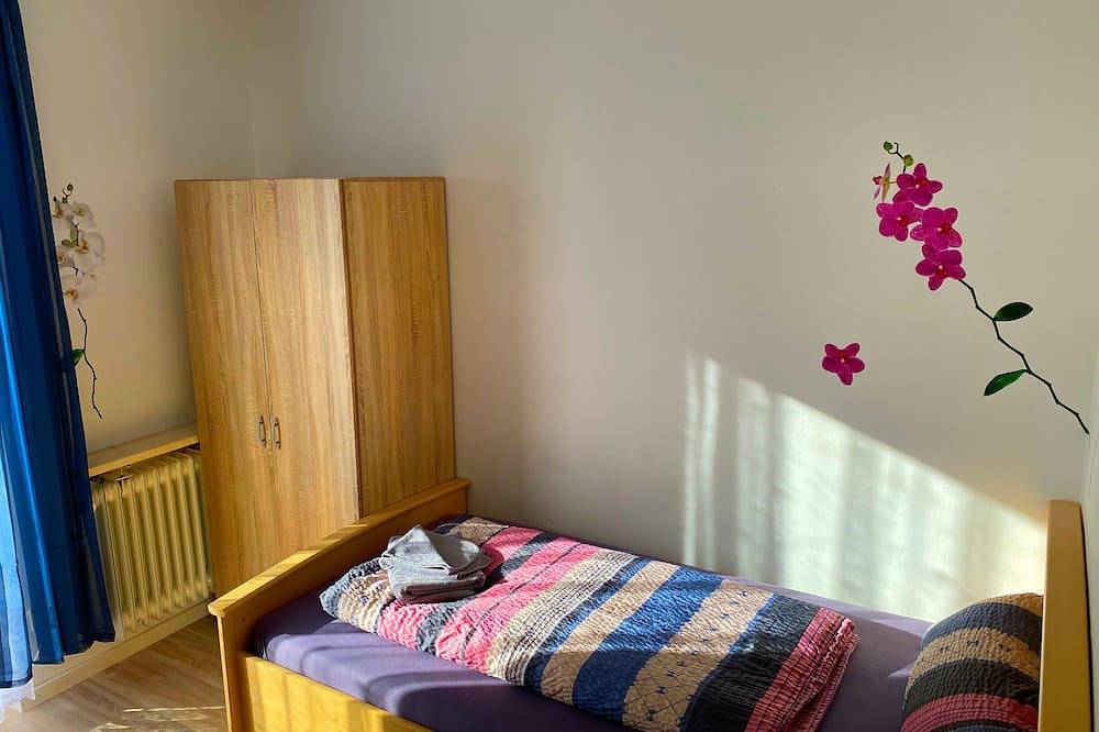 Ganze Wohnung, Ferienzimmer Fischach mit Kochgelegenheit, Dusche und Terrasse in Fischach, Bayerisch Schwaben