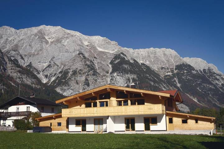 Chalet para 7 personas, con jardín además de sauna y vistas en Tirol