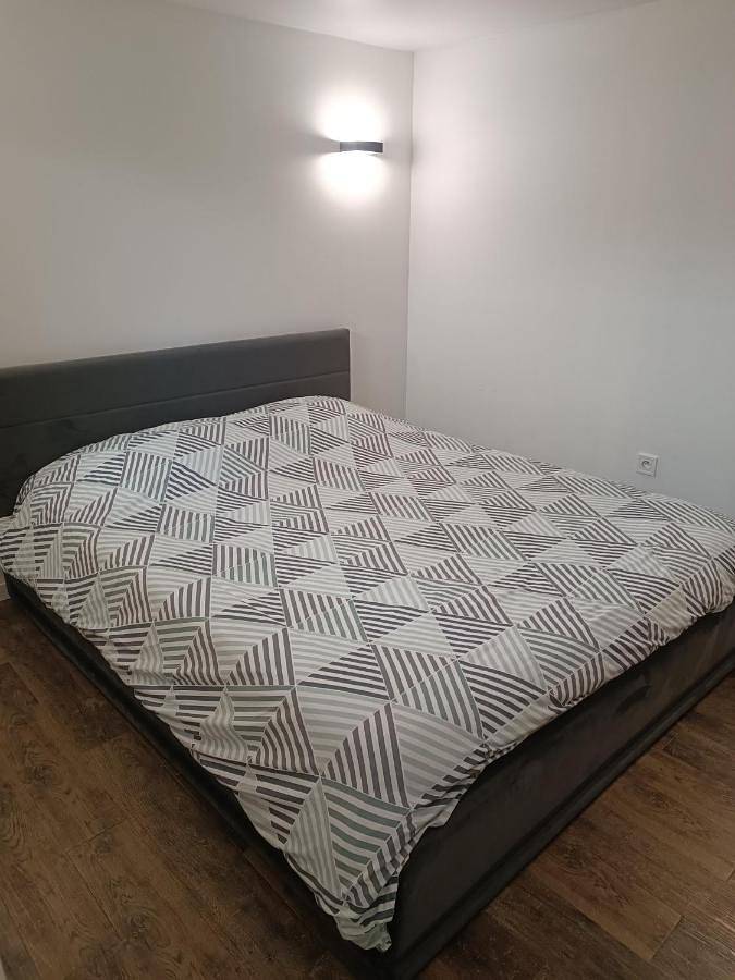 Gîte pour 3 personnes, avec terrasse et jardin à La Garde-Adhémar - 3