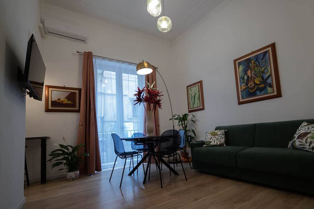 Entire apartment, Apartment in the historic center 200 m from the Massimo Theater in Castellammare (Palermo), Palermo
