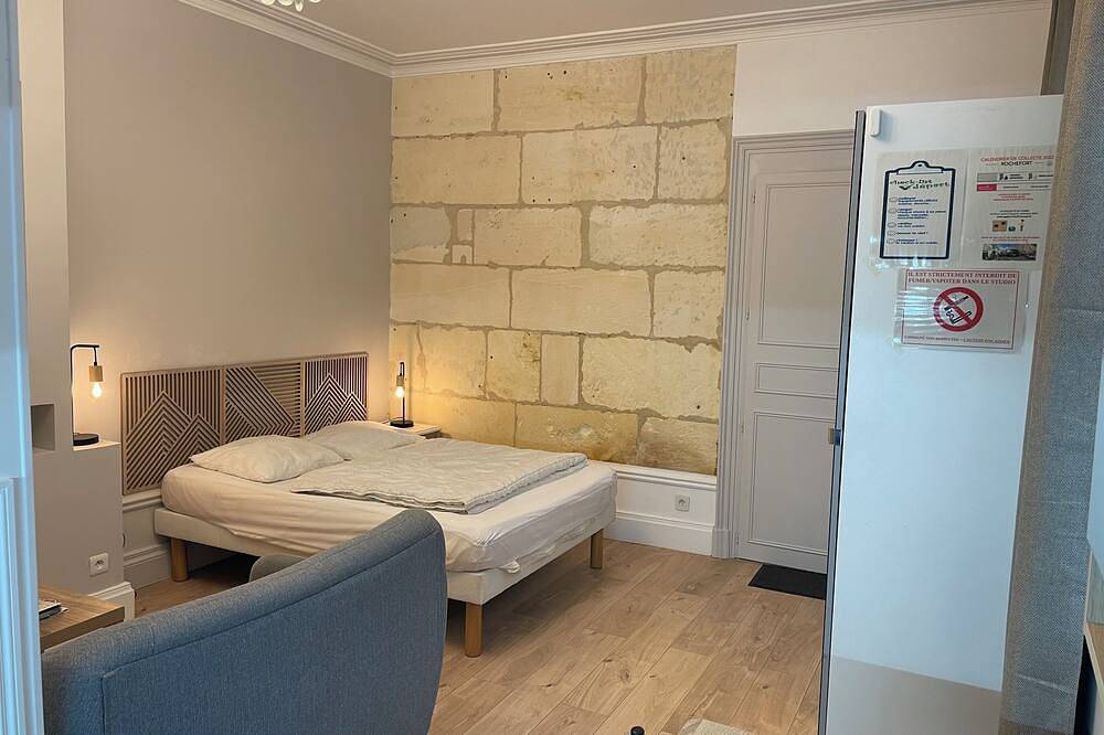 Appartement entier, Studio rénové tout confort proche des thermes (Zen) in Rochefort, Région de Rochefort