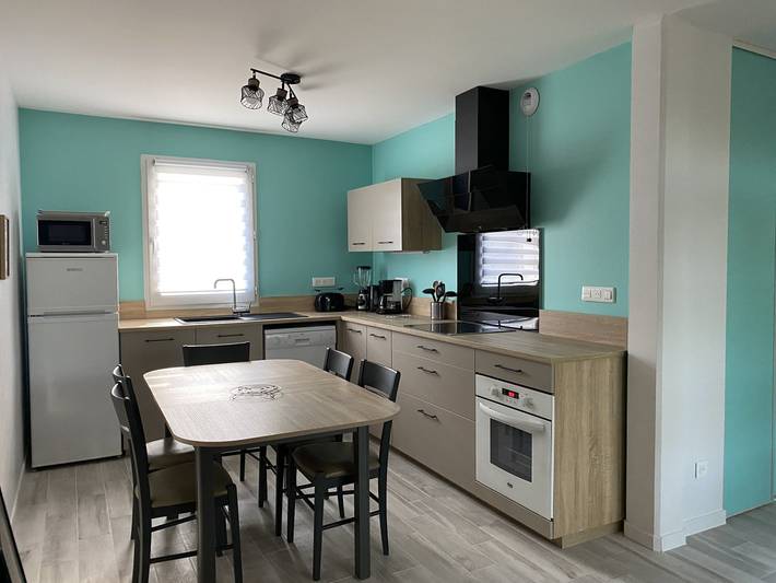 Gîte pour 8 personnes, avec terrasse ainsi que piscine et jardin, animaux acceptés à Lacanau - 4