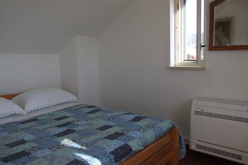 Ferienhaus Katia / Panoramablick / Großer Garten in Pucisca, Brac