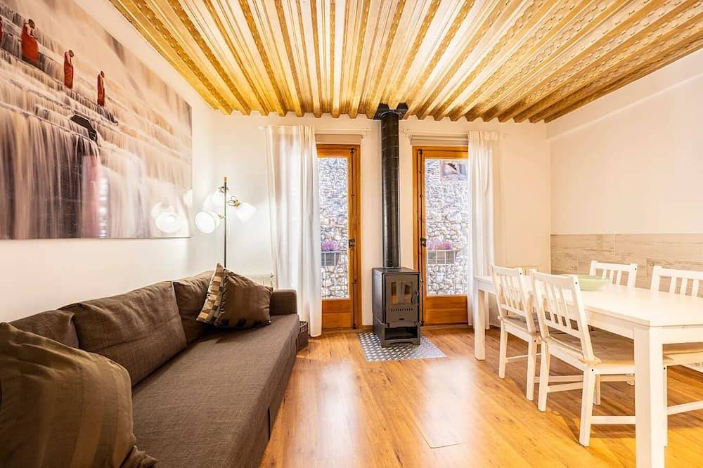 Entire apartment, Cal Muntanyà in Puigcerdà, Catalan Pyrenees