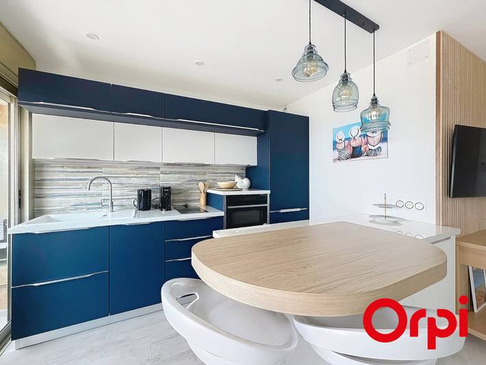Studio entier, Studio moderne avec terrasse, climatisé, Wifi, 2 couchages à Menton in Menton, Région de Nice