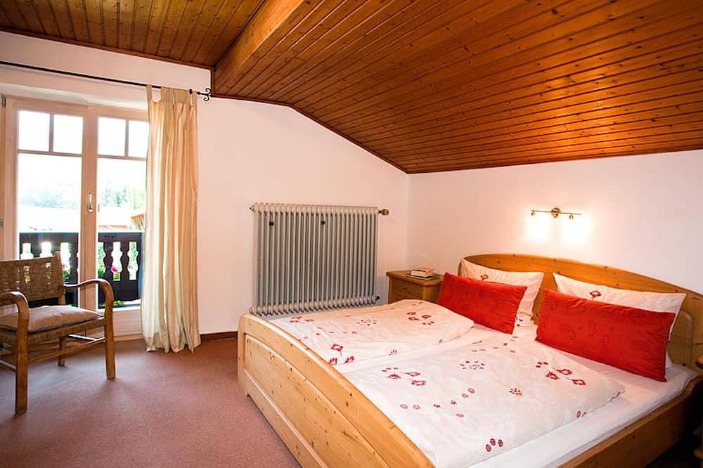 Ganze Wohnung, Ferienwohnung für 4 Personen mit Balkon, 2 Schlafzimmer, 70 m² in Inzell, Bayerische Alpen