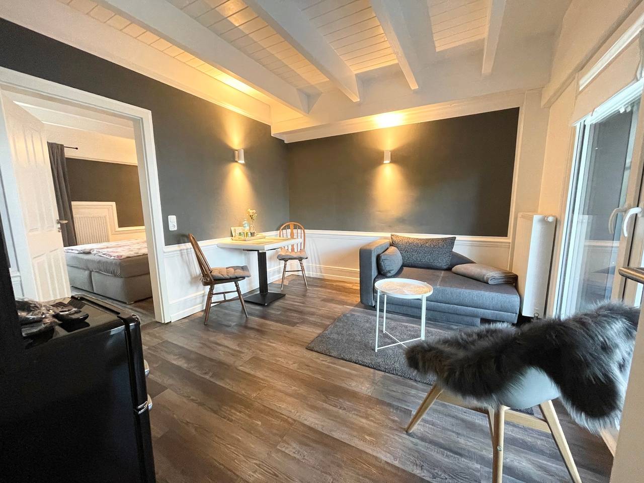 Ganze Ferienwohnung, Rosenhof-Lodge garden suite grey in Hanerau-Hademarschen, Rendsburg-Eckernförde