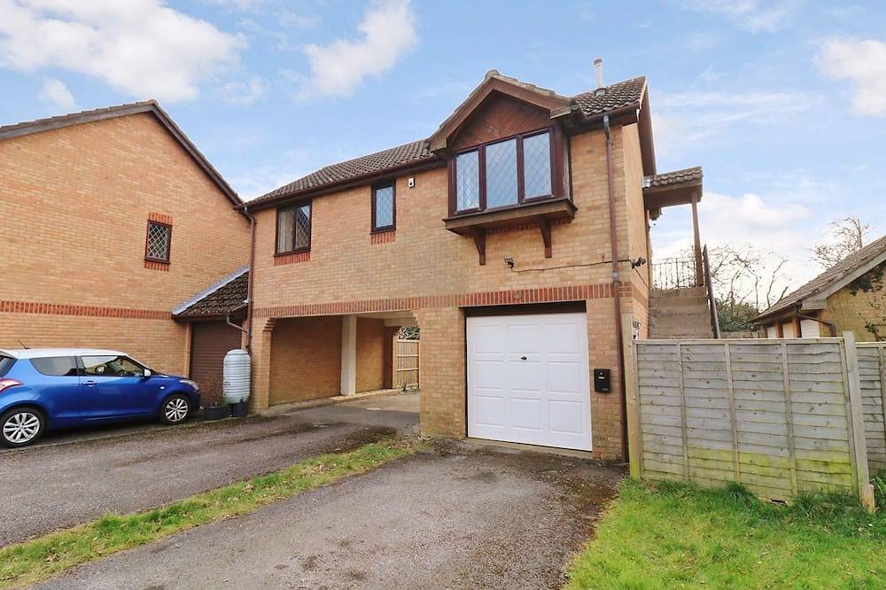 Charming 1 bed detached coach house in peaceful Locks Heath with super fast Wifi in Fareham, Hampshire