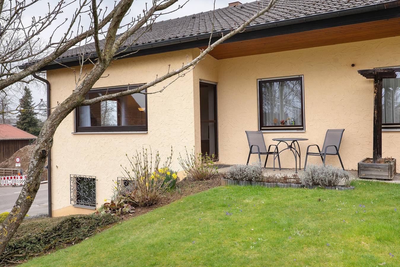 Apartamento entero, Apartamento 'Grözinger' con terraza compartida y Wi-Fi in Erlebnisregion Ostalb region