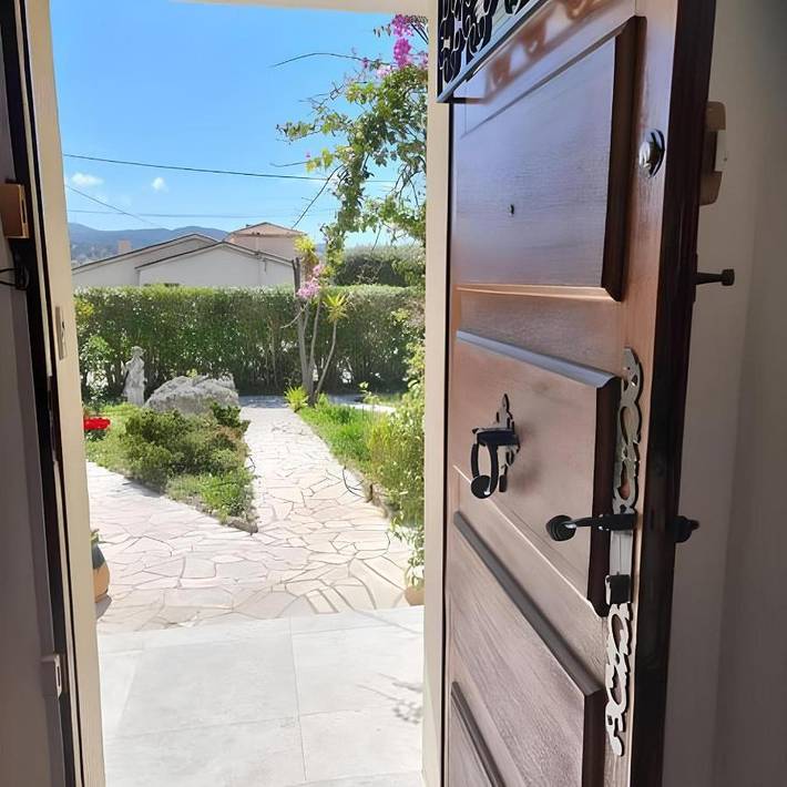 Gîte pour 2 personnes, avec jardin et jacuzzi à Six-Fours-les-Plages - 4