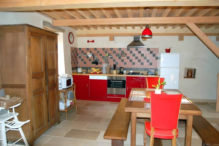 Gîte Parc Naturel du Morvan avec terrasse, jardin privés et Wi-Fi in Quarré-les-Tombes, Parc naturel régional du Morvan