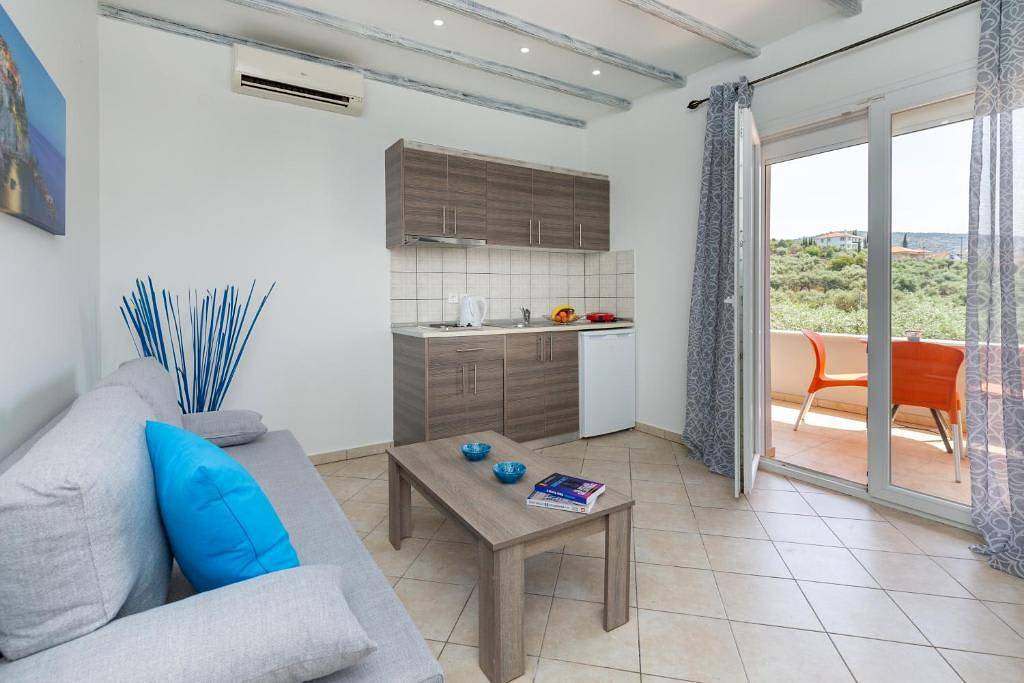 Ganze Wohnung, Ferienwohnung für 4 Personen mit Garten in Potos, Thassos