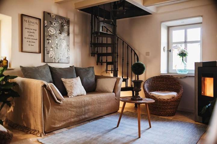 Gîte pour 3 personnes, avec terrasse à Pierreclos
