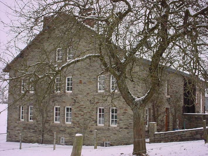 Location de vacances pour 14 personnes, avec terrasse ainsi que sauna et jacuzzi dans Cherain - 2