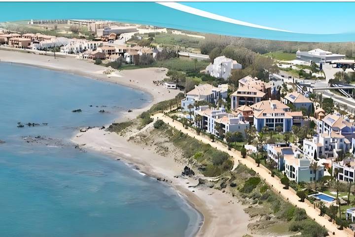 Entire apartment, Apartment 'La Perla De La Bahía, Espectacular' with Sea View, Wi-Fi and Air Conditioning in Playa de Sabinillas, Casares