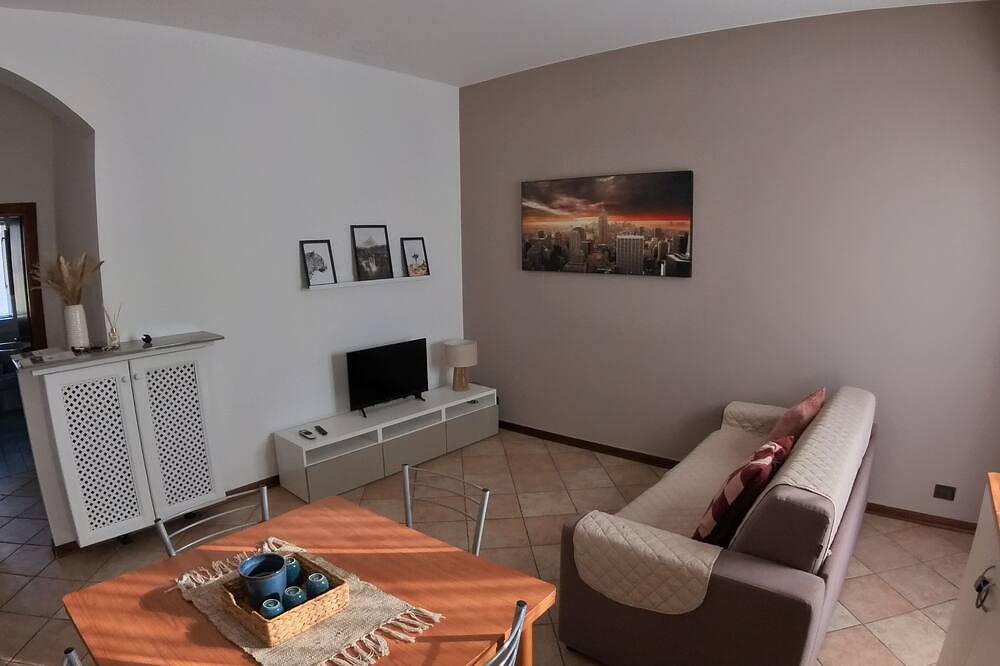 Ganze Wohnung, Città di Brescia adorable 4 person apartment with Ac in Brescia Hospital Area in Brescia, Gardasee-Berge