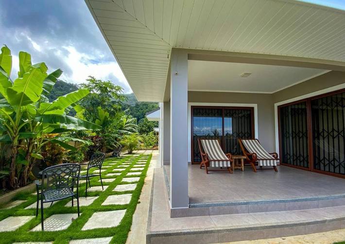 Gîte pour 2 personnes, avec vue et jardin dans Beau Vallon - 3