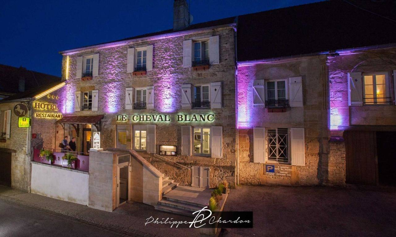 Logis Hôtel Le Cheval Blanc in Langres, Haute-Marne
