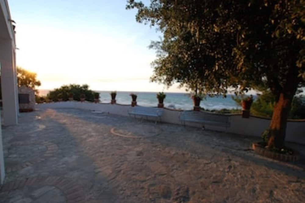 Ganze Wohnung, Aquamarine - Apartments in old farmhouse in Spiaggia di Levante, Rodi