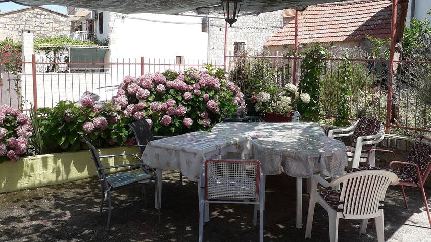 Holiday letting for 2 people, with view on Vis