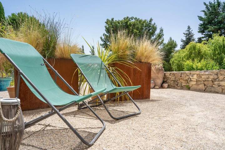 Maison d’hôte pour 2 personnes, avec Terrasse et Jacuzzi ainsi que Jardin et Piscine à Lagnes - 3