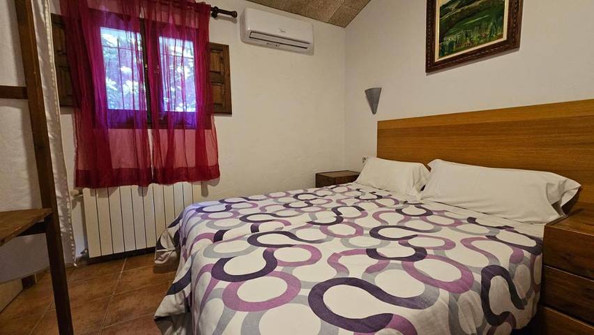 Maison de campagne pour 30 personnes, avec jardin ainsi que piscine et vue, animaux acceptés à Sils - 2