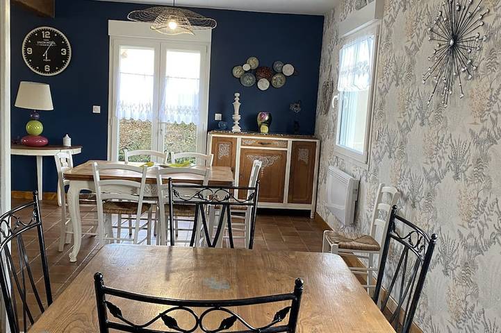 Location de vacances pour 7 personnes, avec Jacuzzi ainsi que Terrasse et Jardin à Acheux-en-Vimeu