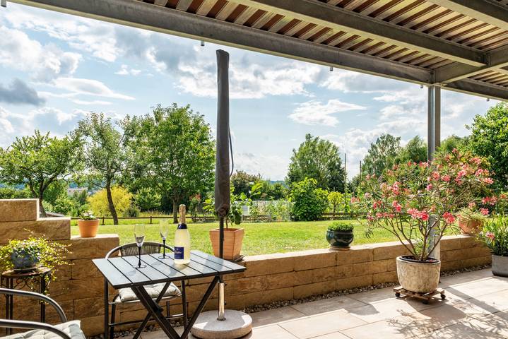 Ganze Wohnung, Ferienwohnung '2' mit gemeinsamer Terrasse, gemeinsamem Garten und Wlan in Herdwangen-Schönach, Region Bodensee-Oberschwaben