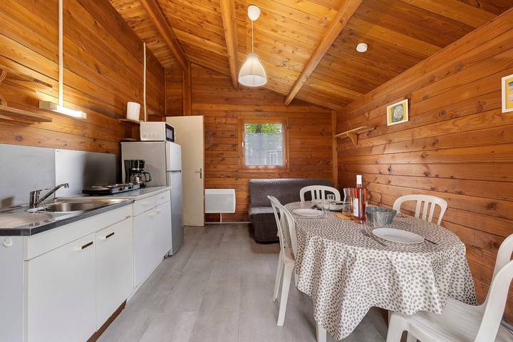 Camping pour 6 personnes, avec Jardin et Bassin pour enfant en Vendée