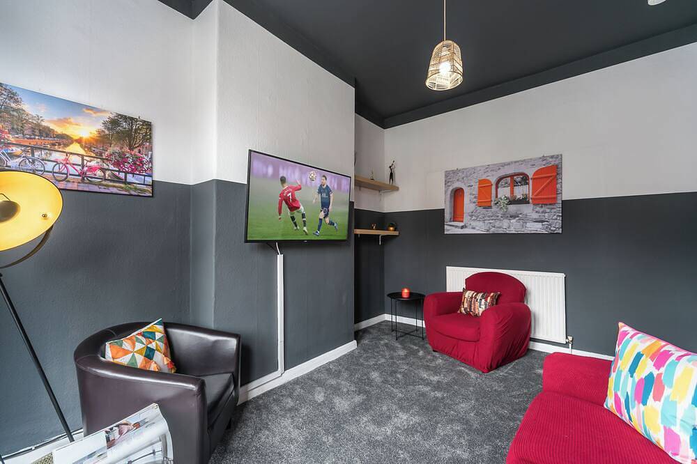 Shalom Stylish City  by Jesouth in Kingston-upon-Hull, Yorkshire and the Humber