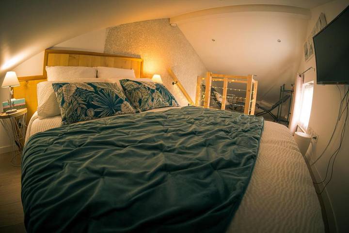 Chambre d’hôte pour 2 personnes, avec vue et jardin dans l' Isère - 2