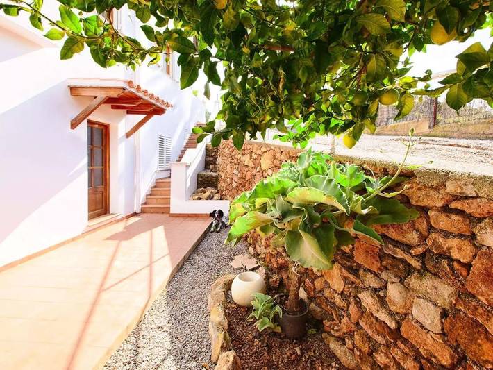 Ferienwohnung für 5 Personen, mit Terrasse und Garten sowie Pool in Platja es Figueral - 3