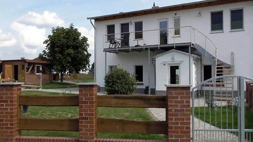 Ferienwohnung für 3 Personen, mit Balkon und Garten