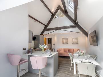 Glamping for 4 People in Shrewsbury, Shropshire, Photo 3