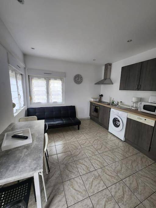 Gîte pour 5 personnes, avec terrasse, animaux acceptés dans la Tamarissière - 2