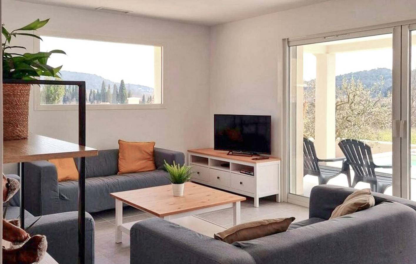 Gemütliche Wohnung mit Pool und Garage, 600m vom Snack de l'Ecluse in Goudargues, Nimes und Umgebung