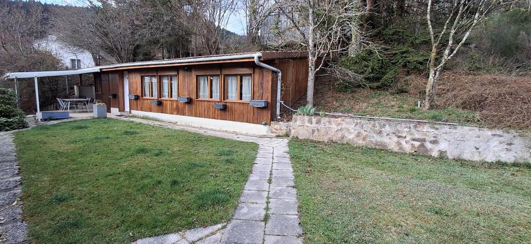 Gîte pour 4 personnes, avec Terrasse ainsi que Jardin et Vue à Wisembach
