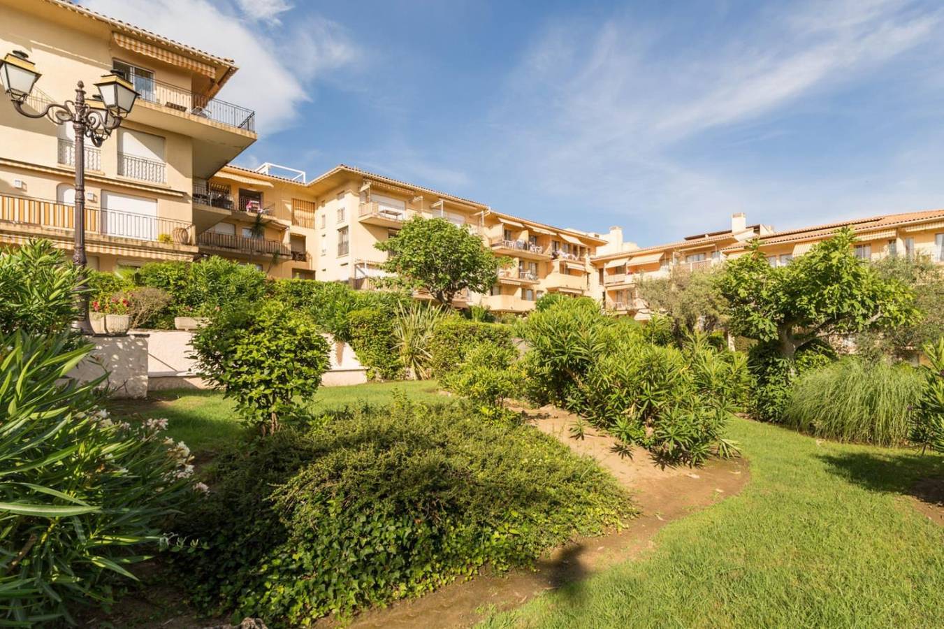 Entire studio, Eden Parc Studio 2p in Saint-Tropez, Mediterranean Coast (France)