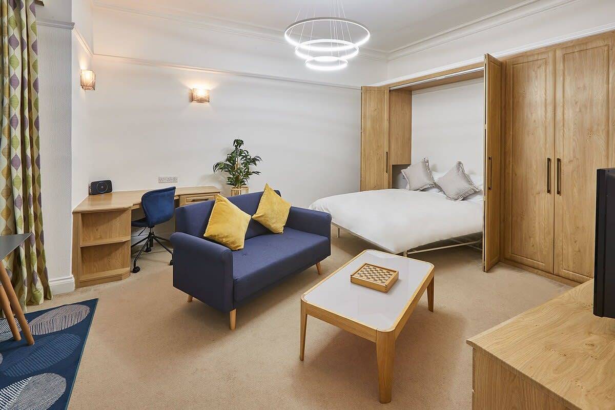 Entire studio, Host & Stay | Thamesview in Spelthorne, Colne Valley Park