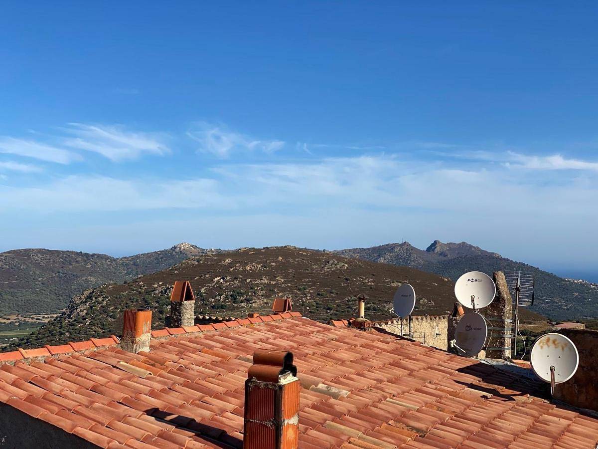 Four-Bedroom House in Nessa, Région de Calvi