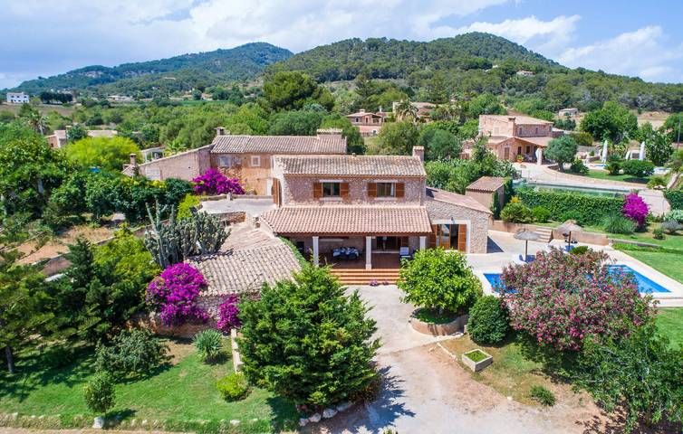 S'Horta Rückzugsort mit Terrasse, Pool & WiFi in s'Horta, Felanitx